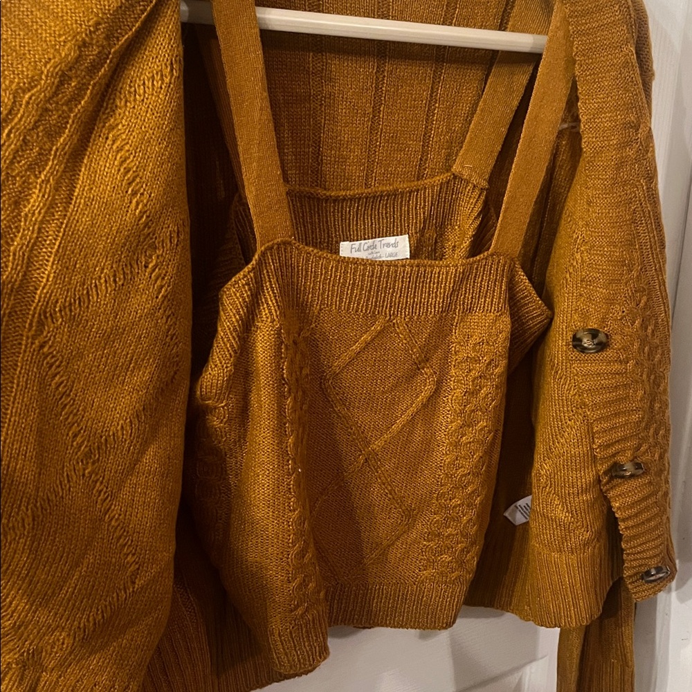 FULL CIRCLE TRENDS SWEATER SET SIZE LARGE